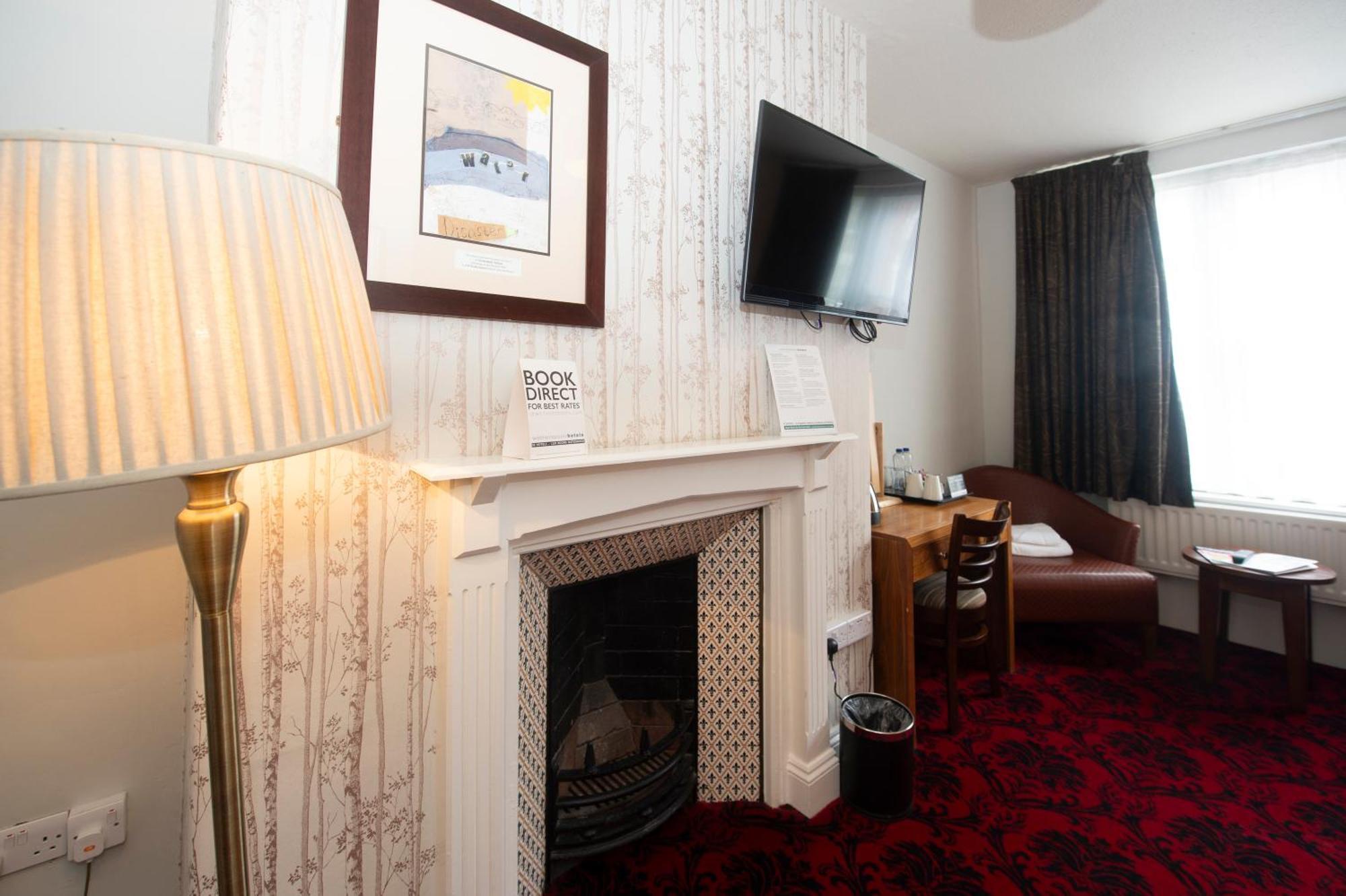 The Royal Hop Pole Wetherspoon テュークスベリー エクステリア 写真