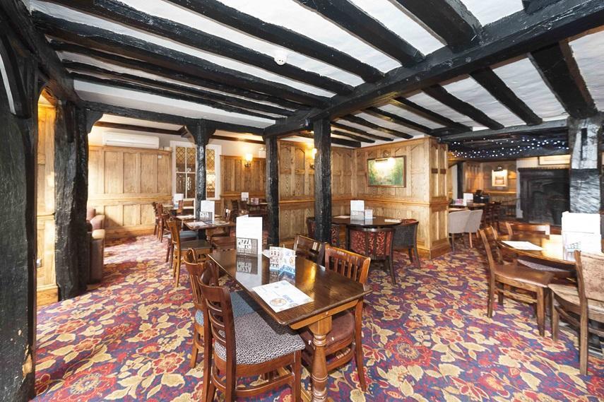 The Royal Hop Pole Wetherspoon テュークスベリー エクステリア 写真